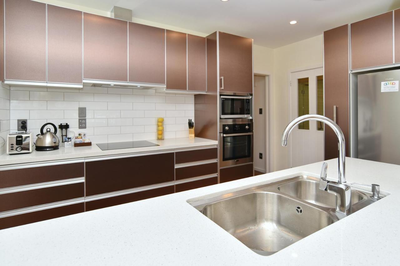 Clyde 106 - Christchurch Holiday Homes Экстерьер фото